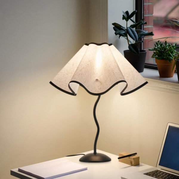 Vintage Petal Umbrella Table Lamp